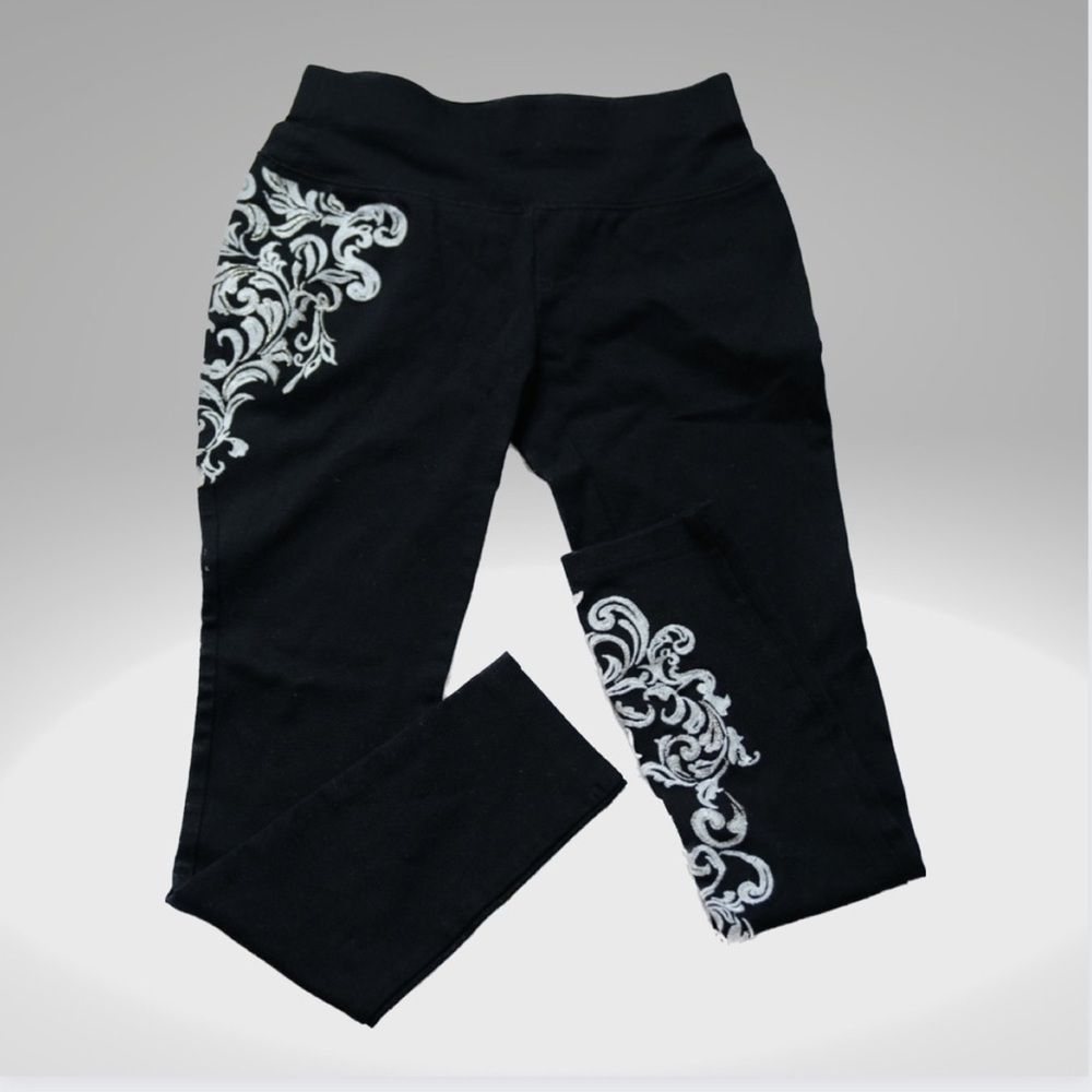 Black pants leggings